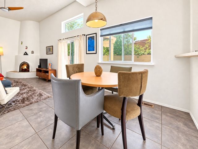 2758 Via Venado, Santa Fe, NM 87505