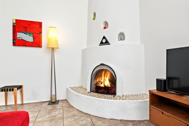 2758 Via Venado, Santa Fe, NM 87505