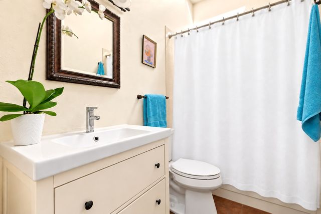 2758 Via Venado, Santa Fe, NM 87505