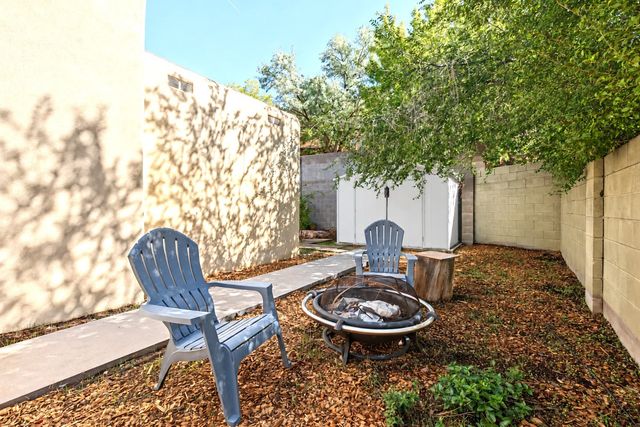 2758 Via Venado, Santa Fe, NM 87505