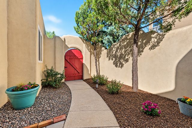 2758 Via Venado, Santa Fe, NM 87505