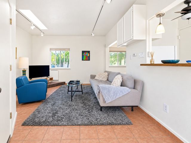 2758 Via Venado, Santa Fe, NM 87505