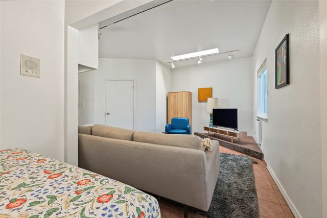 2758 Via Venado, Santa Fe, NM 87505