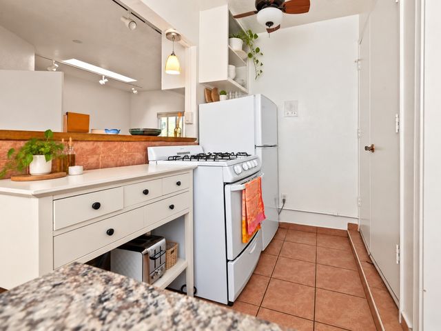 2758 Via Venado, Santa Fe, NM 87505