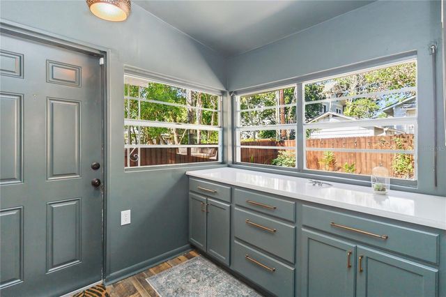 122 N MILLS AVENUE, Orlando, FL 32801