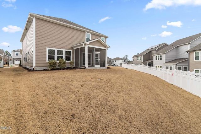 120 Sweet Vine Way, Holly Springs, NC 27540