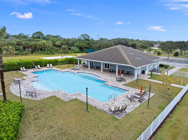 8324 Amalfi Circle, Fort Pierce, FL 34951