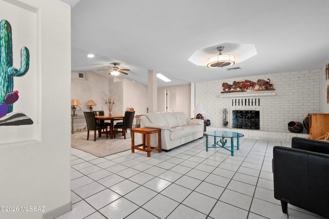 2350 W Sunkist Road, Tucson, AZ 85755