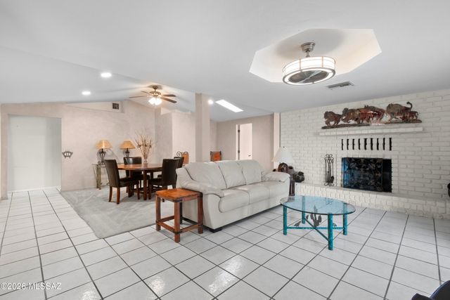 2350 W Sunkist Road, Tucson, AZ 85755