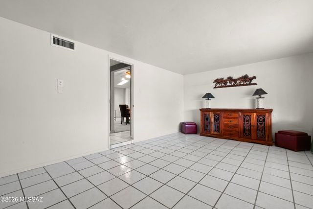 2350 W Sunkist Road, Tucson, AZ 85755