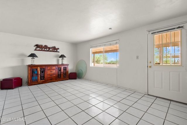 2350 W Sunkist Road, Tucson, AZ 85755