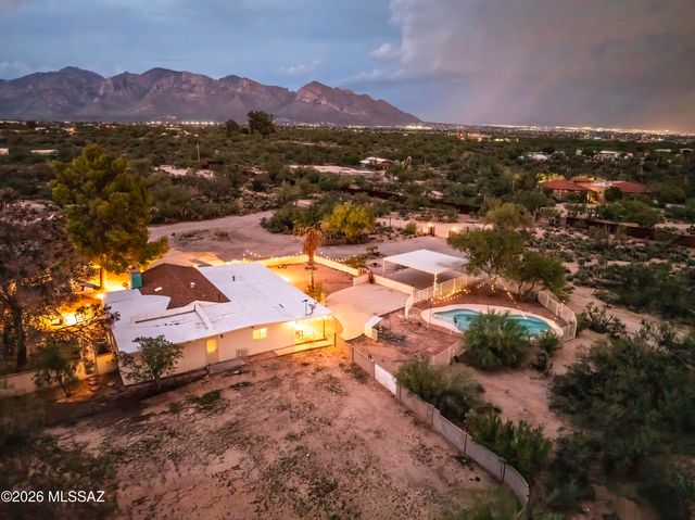 2350 W Sunkist Road, Tucson, AZ 85755