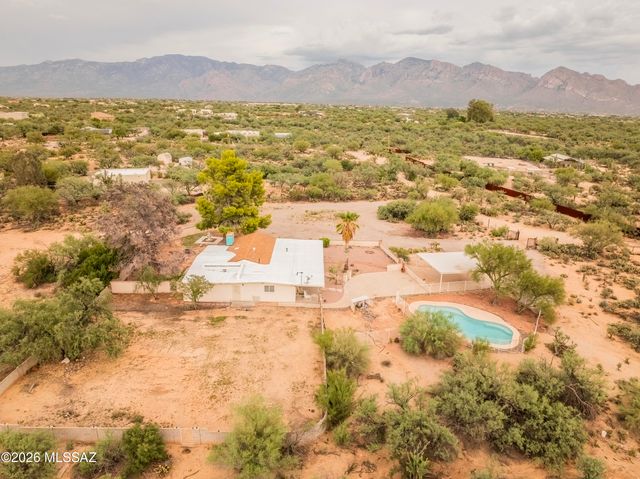 2350 W Sunkist Road, Tucson, AZ 85755