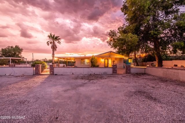 2350 W Sunkist Road, Tucson, AZ 85755