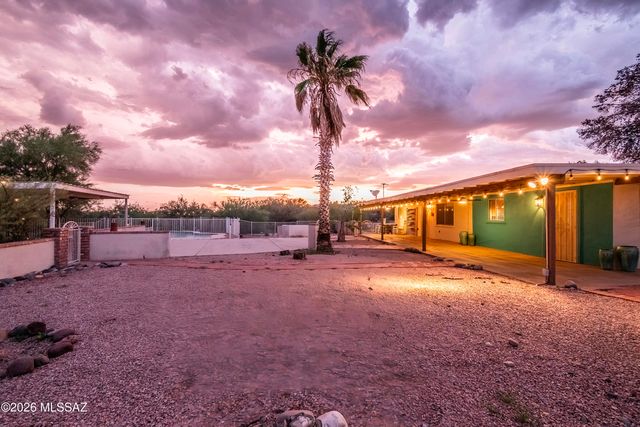 2350 W Sunkist Road, Tucson, AZ 85755