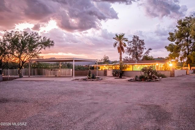 2350 W Sunkist Road, Tucson, AZ 85755
