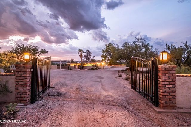 2350 W Sunkist Road, Tucson, AZ 85755