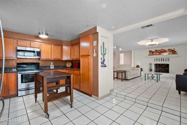 2350 W Sunkist Road, Tucson, AZ 85755