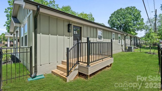 125 Oregon Street, Charlotte, NC 28208