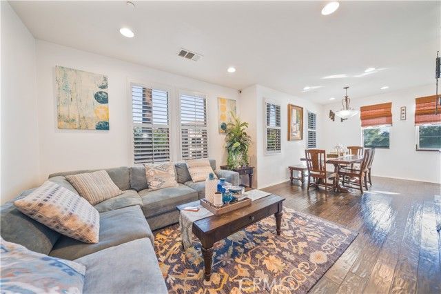 908 N Bouquet Court, Azusa, CA 91702