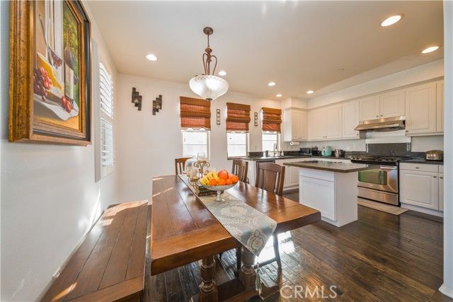 908 N Bouquet Court, Azusa, CA 91702