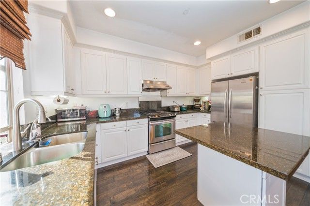 908 N Bouquet Court, Azusa, CA 91702