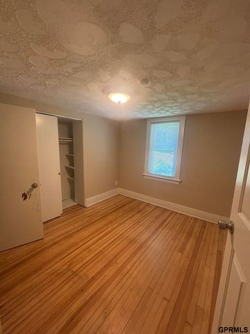 4205 Emmet Street, Omaha, NE 68111