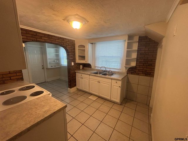 4205 Emmet Street, Omaha, NE 68111
