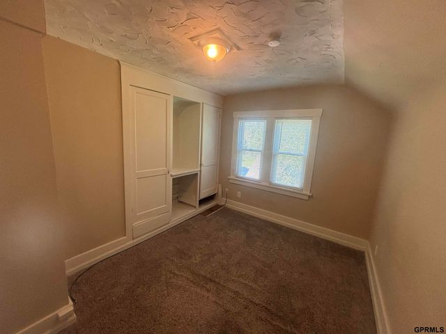 4205 Emmet Street, Omaha, NE 68111