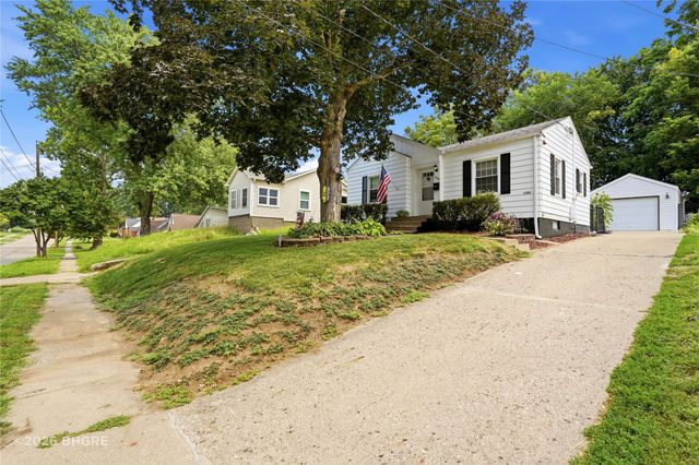 1301 57th Place, Des Moines, IA 50311