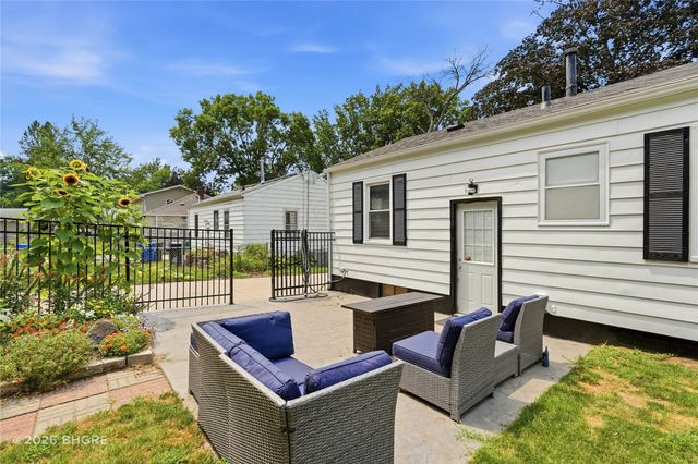 1301 57th Place, Des Moines, IA 50311