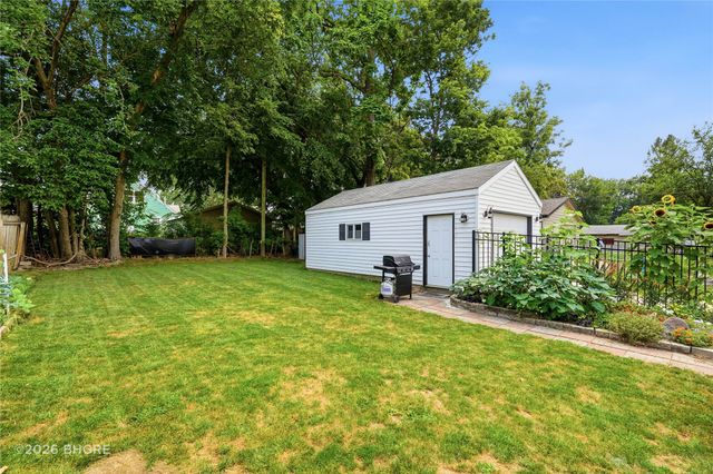1301 57th Place, Des Moines, IA 50311