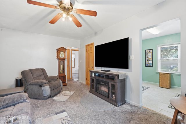 1301 57th Place, Des Moines, IA 50311