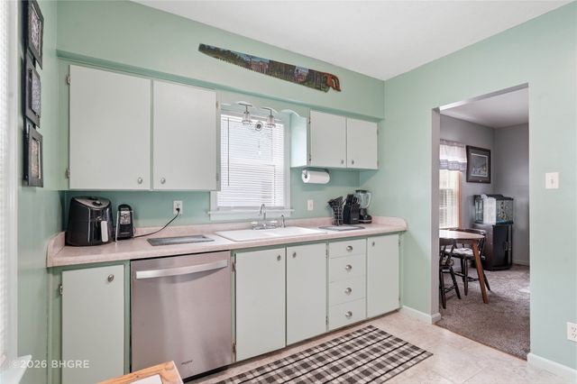 1301 57th Place, Des Moines, IA 50311