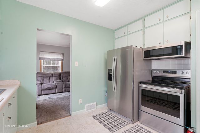 1301 57th Place, Des Moines, IA 50311