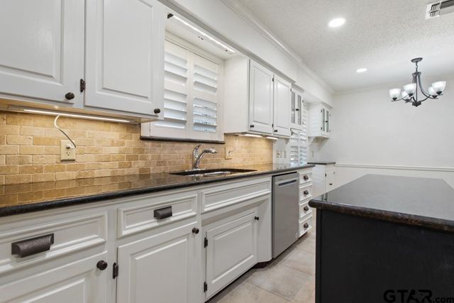 3820 Donnybrook, Tyler, TX 75701