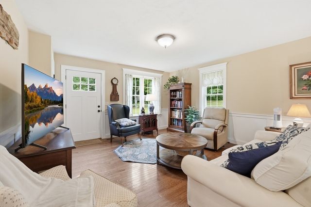 215 Sarty Rd, Warren, MA 01083