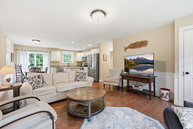 215 Sarty Rd, Warren, MA 01083