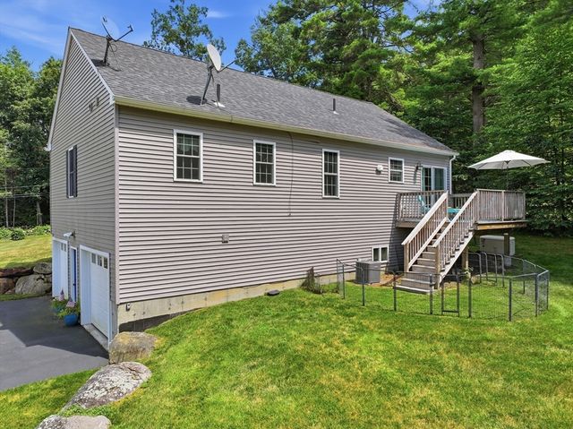 215 Sarty Rd, Warren, MA 01083