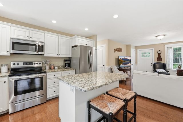 215 Sarty Rd, Warren, MA 01083