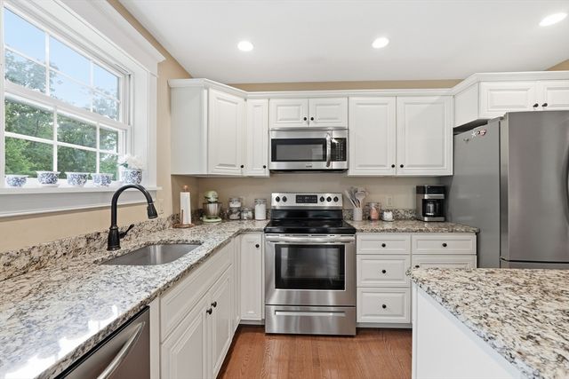 215 Sarty Rd, Warren, MA 01083