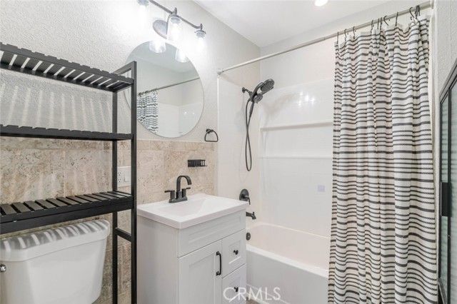 1100 W 103rd Street, Los Angeles, CA 90044