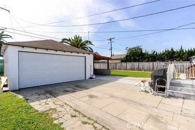 1100 W 103rd Street, Los Angeles, CA 90044