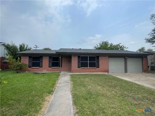 4705 Dahlia Lane, Victoria, TX 77904