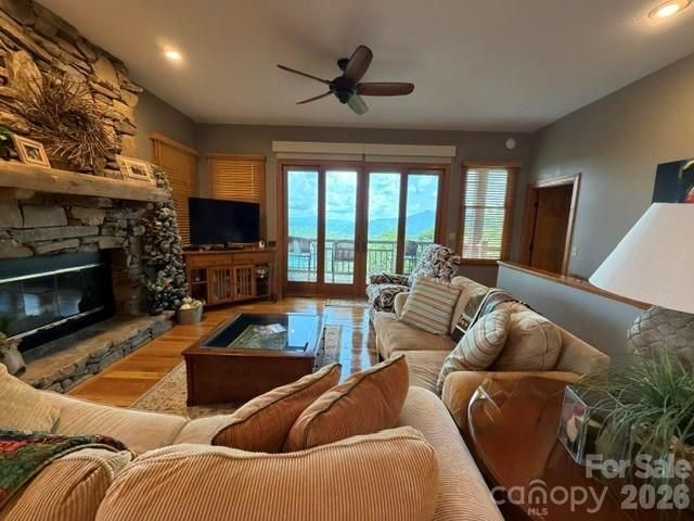 81 Stoney Falls Loop C3, Burnsville, NC 28714
