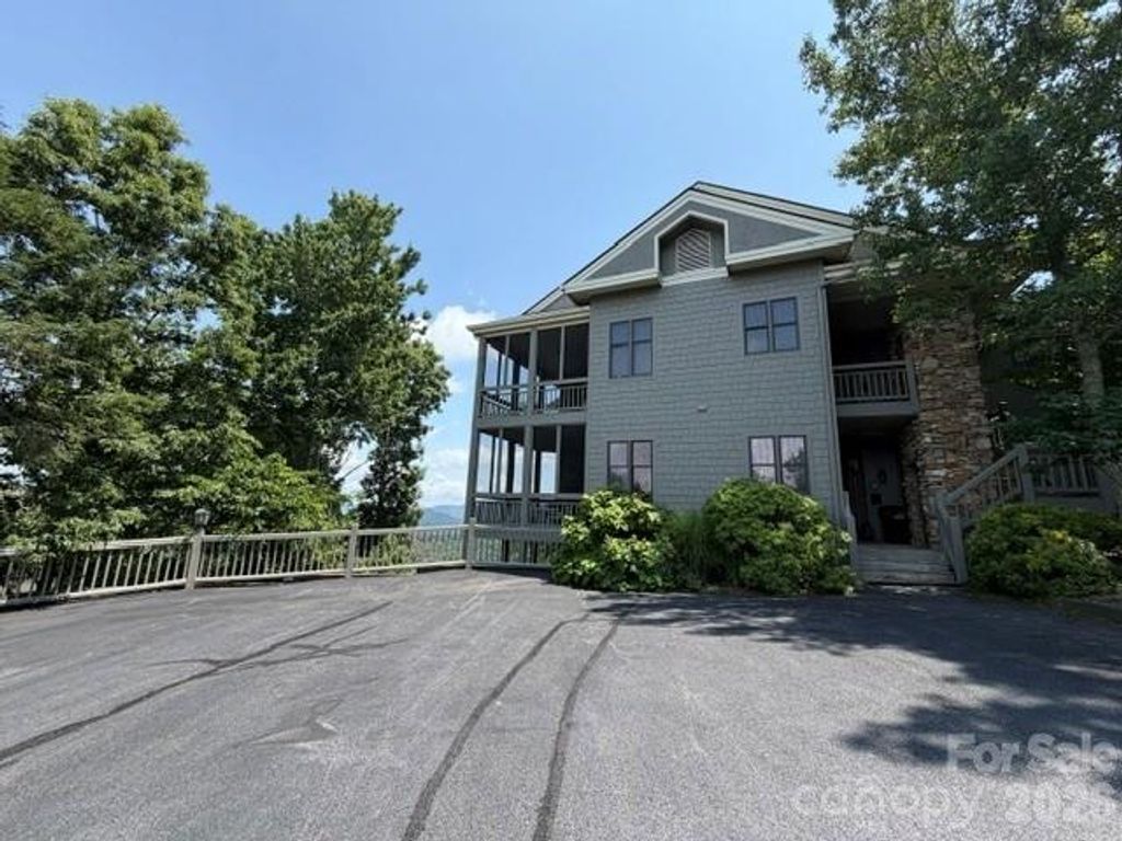 81 Stoney Falls Loop C3, Burnsville, NC 28714