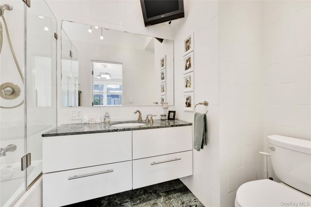 41 Erick Avenue, Hewlett, NY 11557