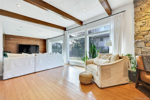 41 Erick Avenue, Hewlett, NY 11557