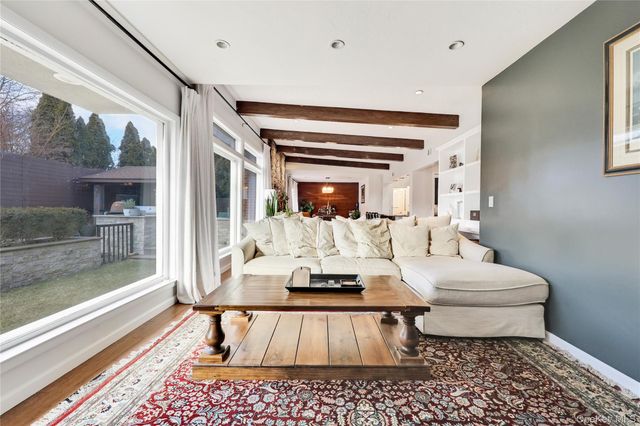 41 Erick Avenue, Hewlett, NY 11557