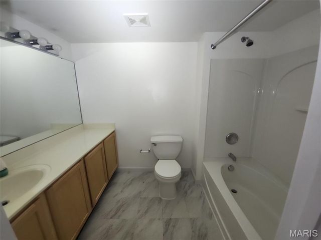 1101 Arbor Creek Drive 3C, St Louis, MO 63122